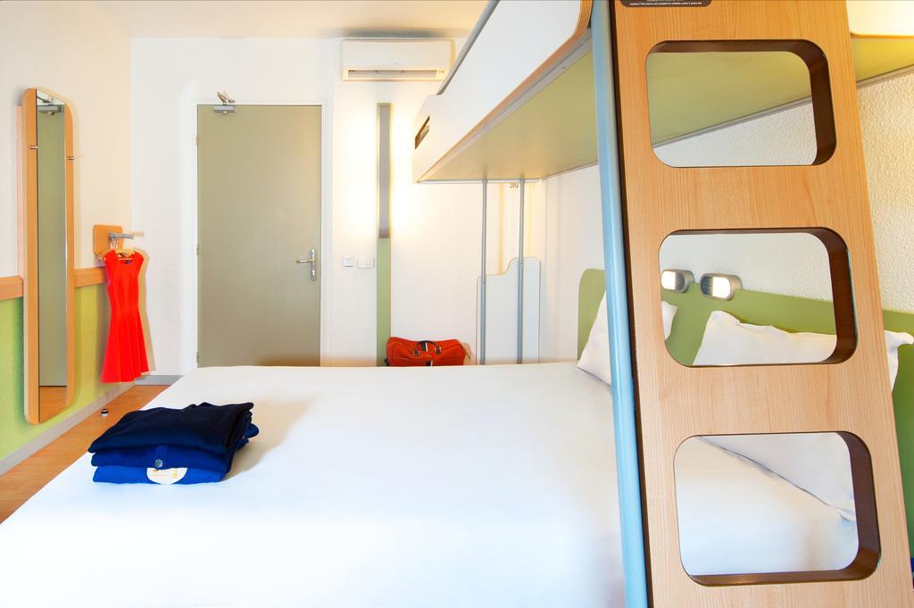 Ibis Budget 셀레스탓 외부 사진