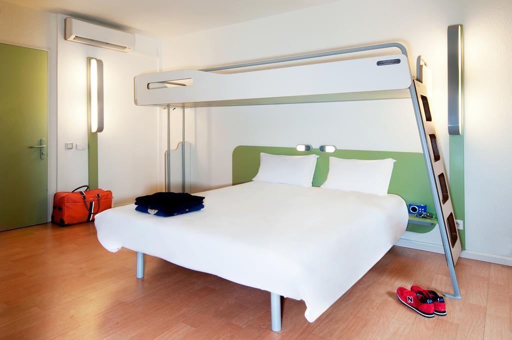 Ibis Budget 셀레스탓 외부 사진