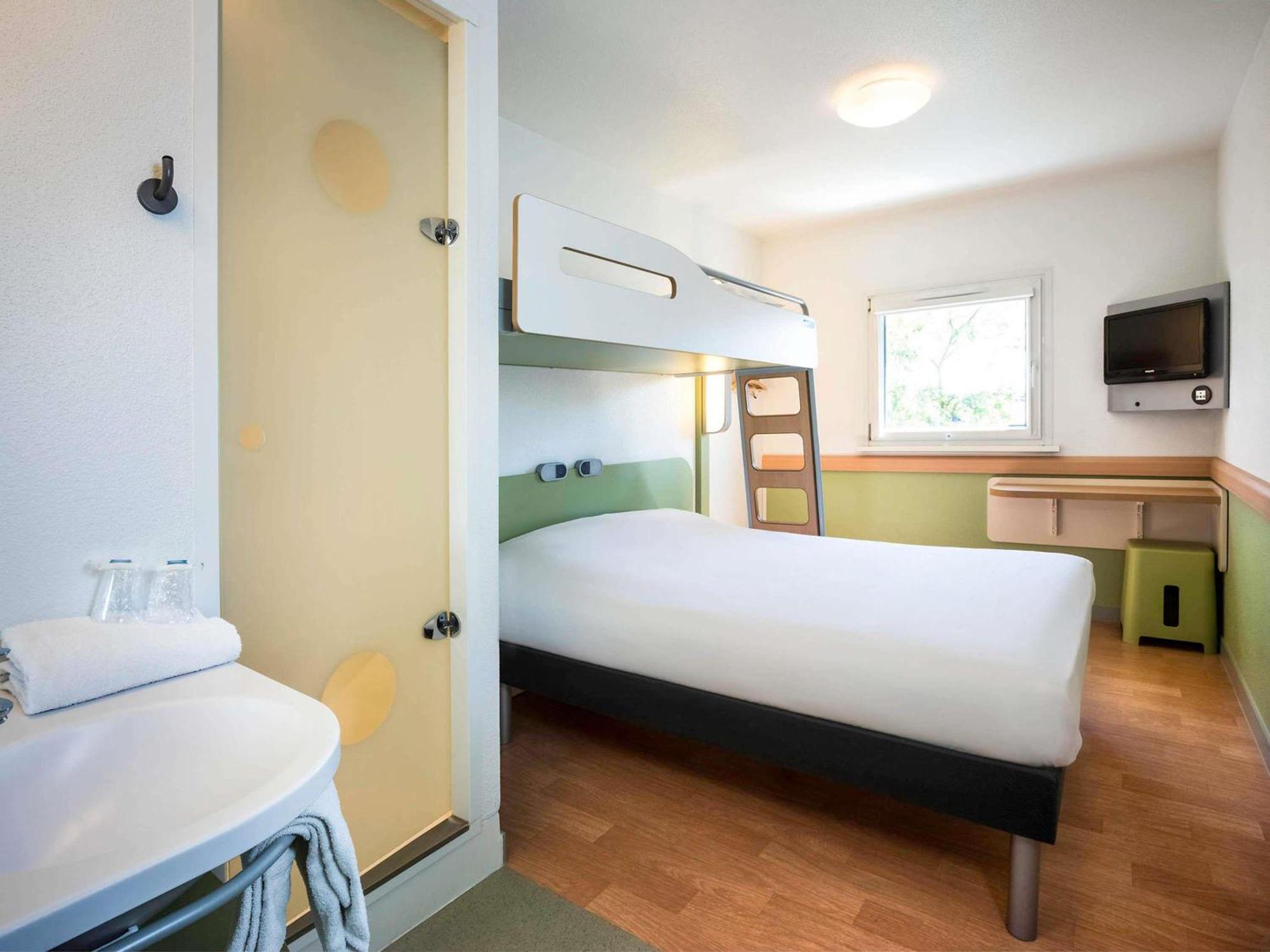 Ibis Budget 셀레스탓 외부 사진