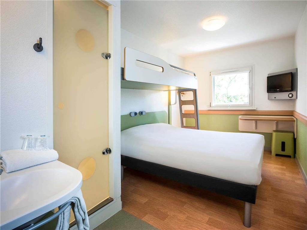 Ibis Budget 셀레스탓 외부 사진